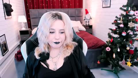 Snapshot of tollimoll chatting on January 2, 2025, 9:11 am Tolli Moll online show from January 2, 2025, 9:11 am