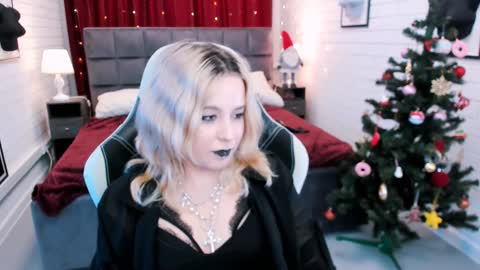 Snapshot of tollimoll chatting on January 2, 2025, 3:19 pm Tolli Moll online show from January 2, 2025, 3:19 pm