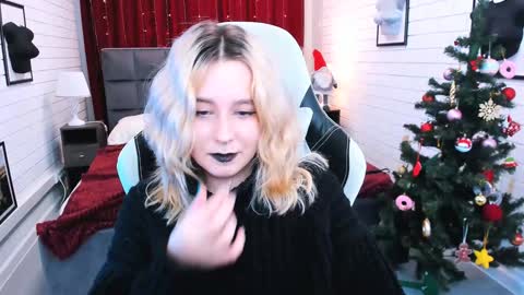 Snapshot of tollimoll chatting on January 6, 2025, 8:24 am Tolli Moll online show from January 6, 2025, 8:24 am