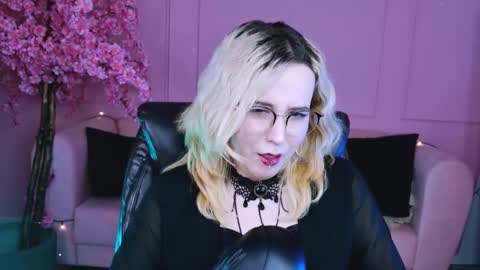 Snapshot of tollimoll chatting on January 14, 2025, 8:52 am Tolli Moll online show from January 14, 2025, 8:52 am