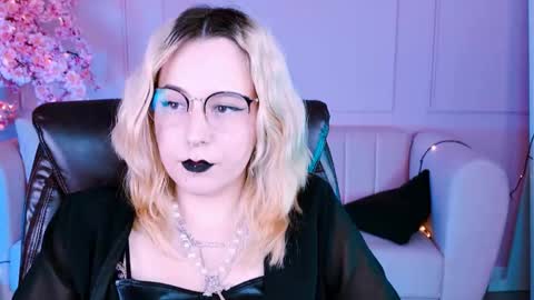 Snapshot of tollimoll chatting on January 22, 2025, 11:45 am Tolli Moll online show from January 22, 2025, 11:45 am