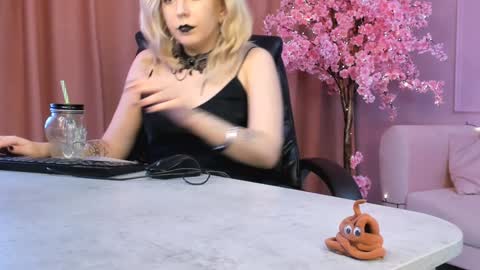 Snapshot of tollimoll chatting on January 31, 2025, 12:07 pm Tolli Moll online show from January 31, 2025, 12:07 pm