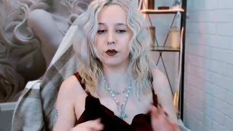 Snapshot of tollimoll chatting on February 11, 2025, 1:09 pm Tolli Moll online show from February 11, 2025, 1:09 pm