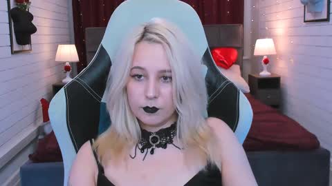 Snapshot of tollimoll chatting on February 12, 2025, 7:24 pm Tolli Moll online show from February 12, 2025, 7:24 pm