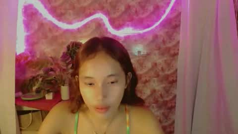 Snapshot of toloveyoumorebella chatting on June 1, 2026, 7:43 am toloveyoumorebella online show from June 1, 2026, 7:43 am