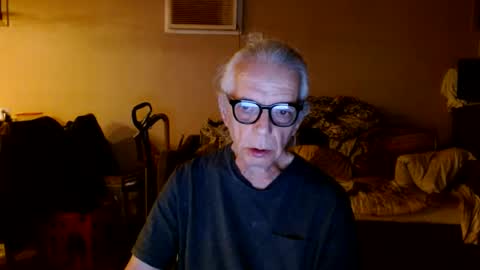 tom112292014 online show from October 8, 2025, 2:09 am