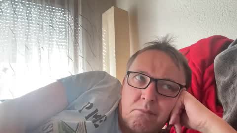 Tom online show from March 9, 2025, 10:08 am