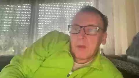 Tom online show from March 28, 2026, 3:44 pm