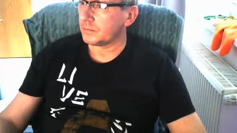 Tom online show from October 2, 2025, 3:30 pm