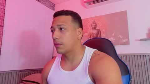 Tom muscle1 online show from December 5, 2025, 11:41 am