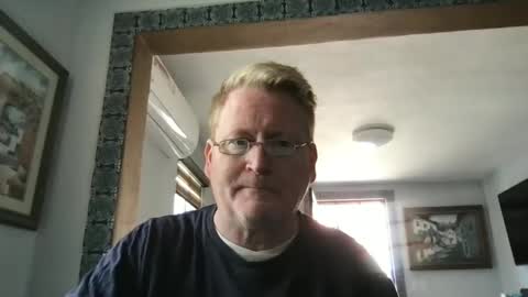 Snapshot of tomascausa chatting on January 15, 2025, 8:48 pm Hola online show from January 15, 2025, 8:48 pm