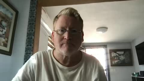 Snapshot of tomascausa chatting on January 28, 2025, 9:19 pm Hola online show from January 28, 2025, 9:19 pm