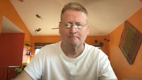 Snapshot of tomascausa chatting on March 11, 2025, 4:07 pm Hola online show from March 11, 2025, 4:07 pm