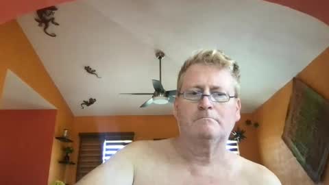 Snapshot of tomascausa chatting on June 18, 2026, 9:08 pm Hola online show from June 18, 2026, 9:08 pm