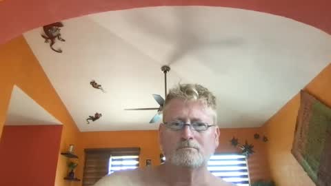 Snapshot of tomascausa chatting on July 2, 2026, 6:36 pm Hola online show from July 2, 2026, 6:36 pm