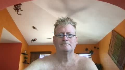 Snapshot of tomascausa chatting on July 4, 2026, 6:14 pm Hola online show from July 4, 2026, 6:14 pm