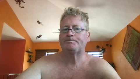 Snapshot of tomascausa chatting on July 8, 2026, 6:01 pm Hola online show from July 8, 2026, 6:01 pm