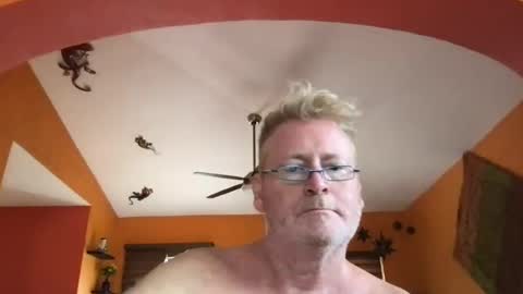 Snapshot of tomascausa chatting on August 3, 2026, 4:44 pm Hola online show from August 3, 2026, 4:44 pm