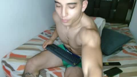tomaz_18 online show from April 27, 2026, 2:04 pm