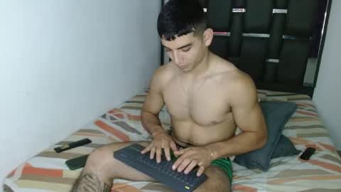 tomaz_18 online show from April 28, 2026, 2:10 am