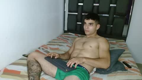 tomaz_18 online show from April 28, 2026, 2:27 am