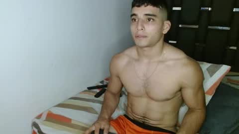 tomaz_18 online show from April 29, 2026, 11:22 pm