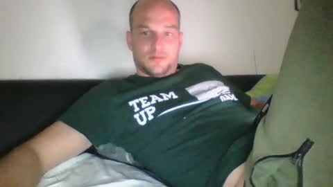 tome55555 online show from April 22, 2026, 8:32 pm