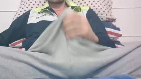 Snapshot of tommaso9046 chatting on March 2, 2025, 4:21 pm tommaso9046 online show from March 2, 2025, 4:21 pm