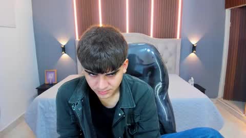 Tommy  online show from October 5, 2025, 3:38 am