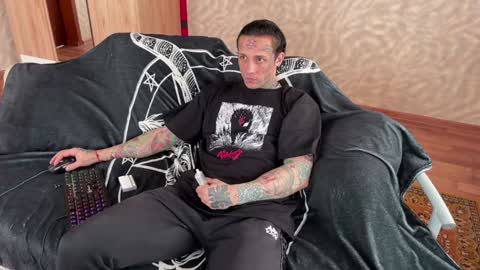 Tommy and Katana online show from February 1, 2025, 9:43 am