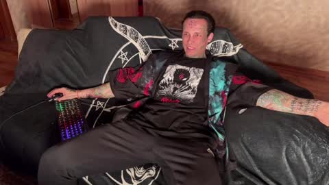 Tommy and Katana online show from February 2, 2025, 4:32 pm