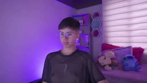 Snapshot of tommy_blue1 chatting on March 11, 2025, 5:24 pm Blue  online show from March 11, 2025, 5:24 pm