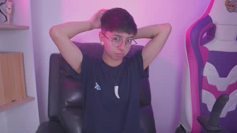 Snapshot of tommy_blue1 chatting on October 10, 2025, 8:41 pm Blue  online show from October 10, 2025, 8:41 pm