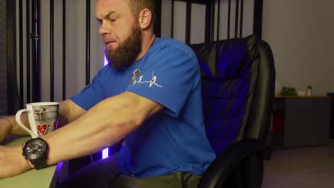  tommy burnzzz  online show from January 18, 2025, 4:37 am