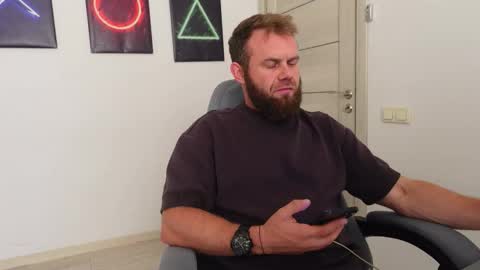  tommy burnzzz  online show from October 7, 2025, 10:23 am