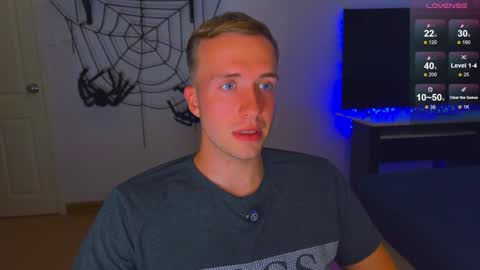 Snapshot of tommy_cumfinger chatting on December 7, 2024, 6:32 am Tommy online show from December 7, 2024, 6:32 am