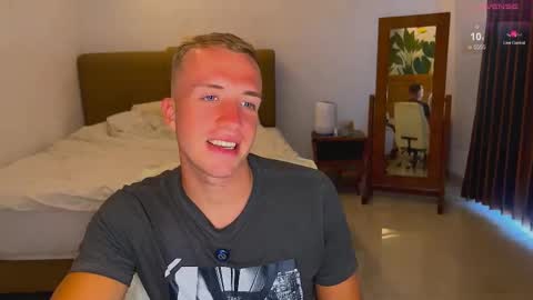 Snapshot of tommy_cumfinger chatting on September 18, 2025, 1:51 am Tommy online show from September 18, 2025, 1:51 am