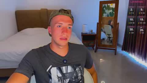 Snapshot of tommy_cumfinger chatting on September 20, 2025, 4:35 am Tommy online show from September 20, 2025, 4:35 am