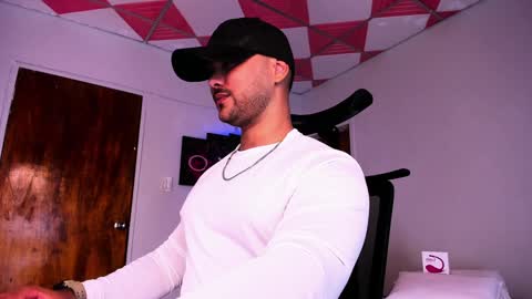 tommy_sccott online show from December 5, 2024, 3:59 am