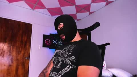 tommy_sccott online show from December 20, 2024, 4:42 am