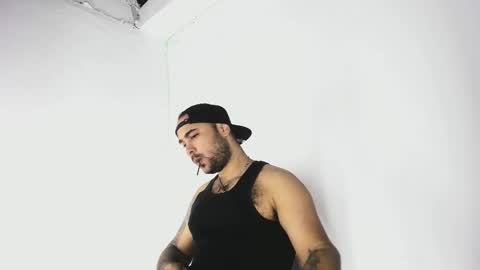 tommy_sccott online show from October 9, 2025, 10:19 pm