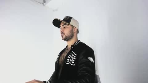 tommy_sccott online show from October 22, 2025, 12:44 am