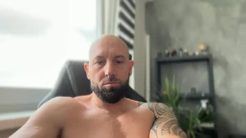 Snapshot of tommyx01 chatting on July 12, 2026, 7:43 am Thomas Fit online show from July 12, 2026, 7:43 am