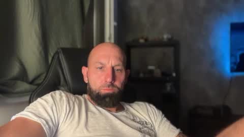 Snapshot of tommyx01 chatting on July 25, 2026, 9:01 pm Thomas Fit online show from July 25, 2026, 9:01 pm