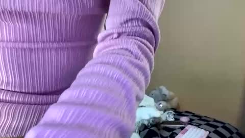 leyla  online show from February 18, 2025, 9:43 am