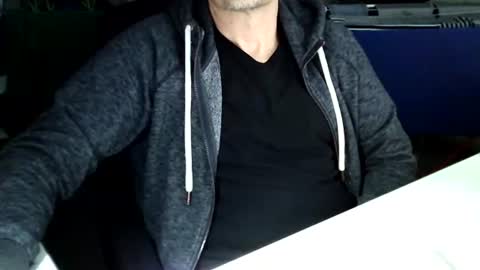 Tom online show from December 10, 2024, 1:22 pm