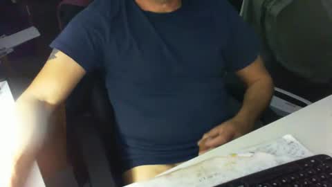 Tom online show from November 15, 2025, 3:52 pm