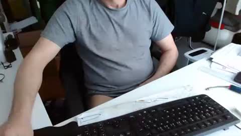 Tom online show from March 2, 2026, 1:51 pm