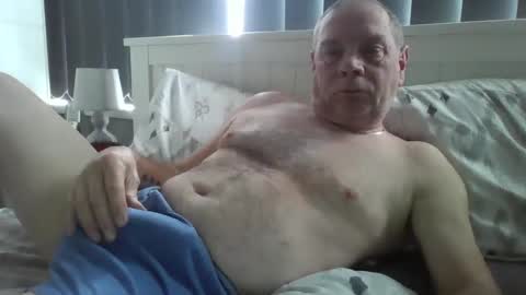 Snapshot of tonygibbson62 chatting on April 18, 2026, 11:25 am tonygibbson62 online show from April 18, 2026, 11:25 am