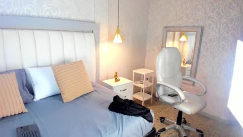 Snapshot of tonylatino_ chatting on February 23, 2026, 1:08 pm Tony online show from February 23, 2026, 1:08 pm